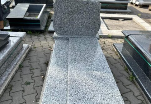 Nagrobek 1